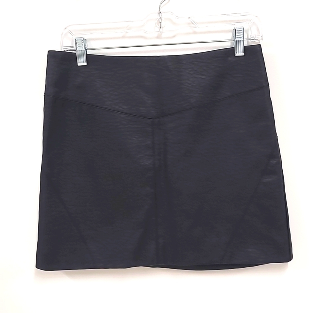 Super cute faux leather mini skirt size 6 by Divided.
